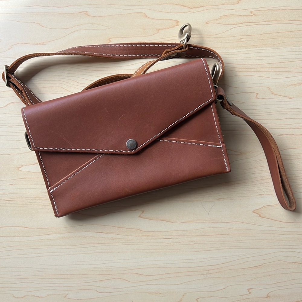 Portland Leather Envelope Convertible Crossbody in Honey Like New